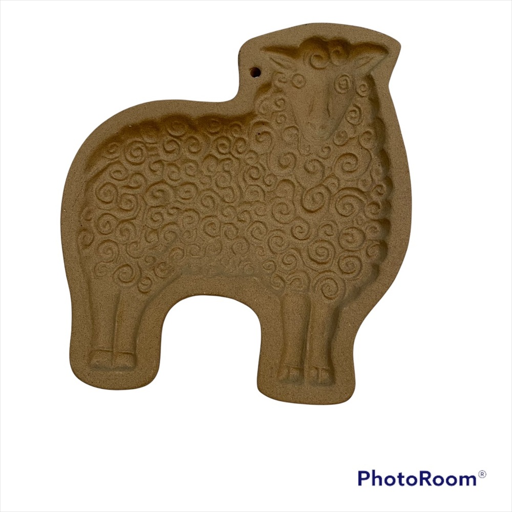 BROWN BAG COOKIE ART MOLD VINTAGE SHEEP EWE LAMB 1980 HOME KITCHEN BAKING